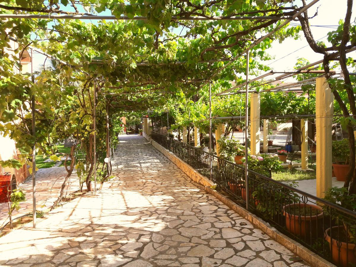 אצ'ארבי Bungalows Niki מראה חיצוני תמונה